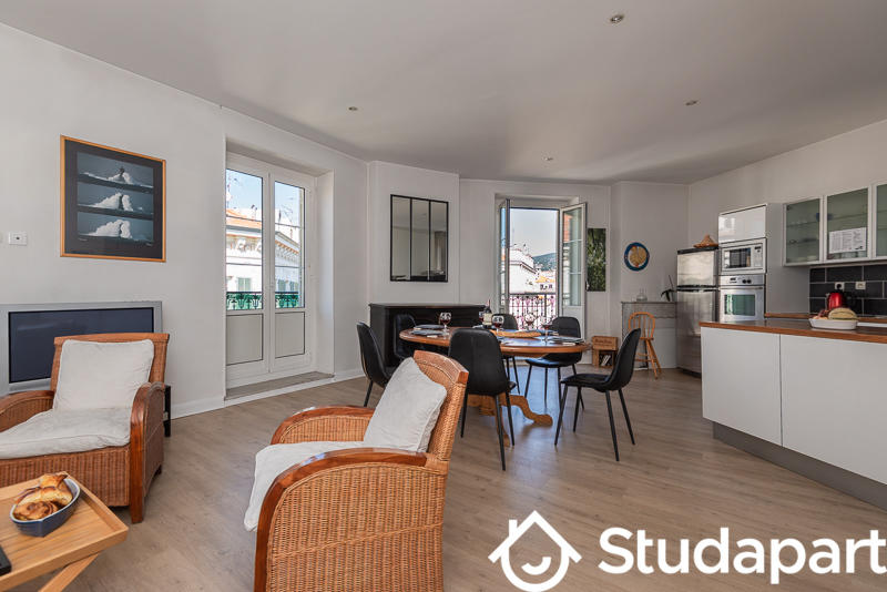 Appartement - 100 m² - 4 pièces