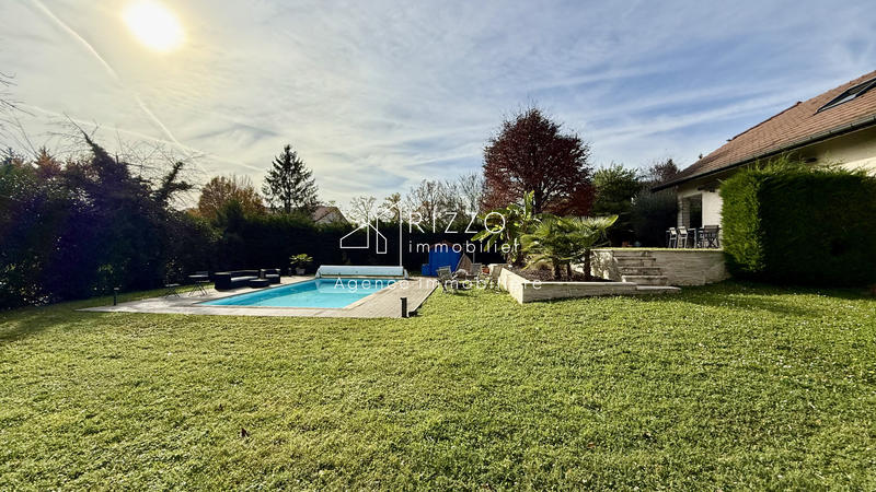 Maison - 178 m² - 8 pièces