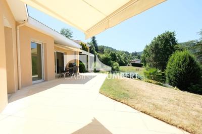 Maison - 220 m² - 7 pièces