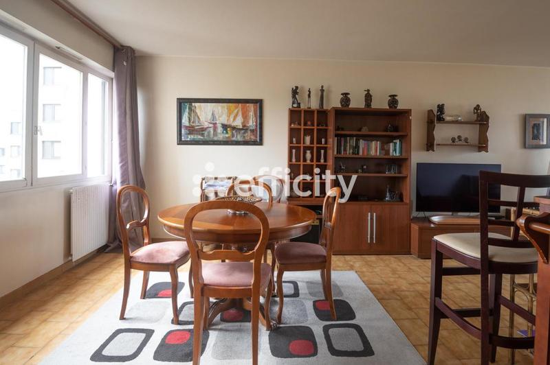 Appartement - 110 m² - 5 pièces