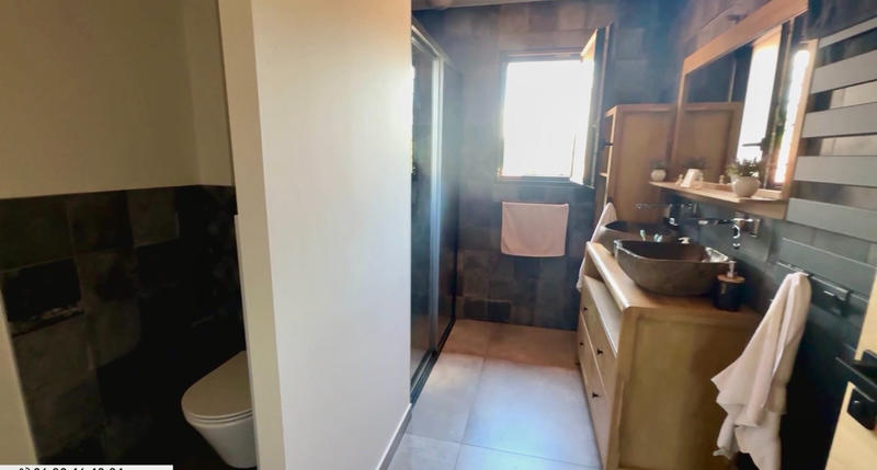 Maison - 266 m² - 8 pièces