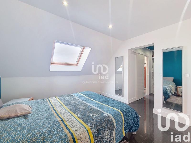 Maison - 240 m² - 8 pièces