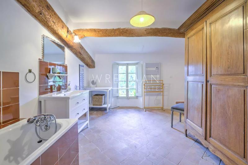 Villa - 257 m² - 10 pièces