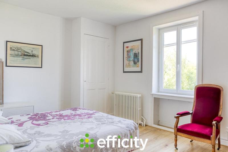 Demeure - 284 m² - 7 pièces