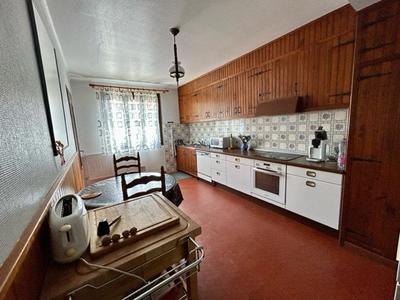 Maison traditionnelle - 200 m² - 5 pièces