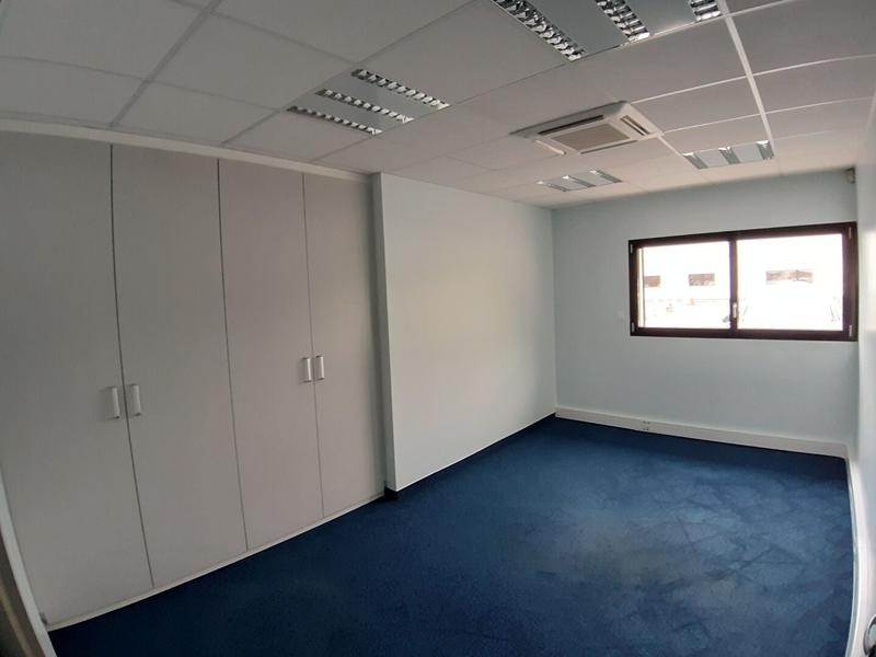 Local commercial - 227 m² - 7 pièces