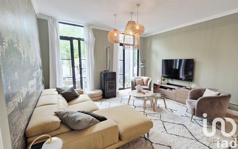 Maison - 253 m² - 9 pièces