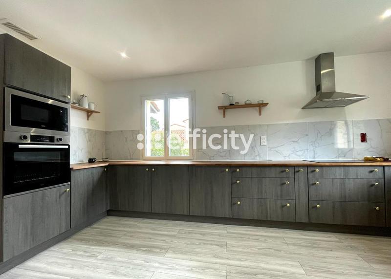 Maison - 140 m² - 6 pièces