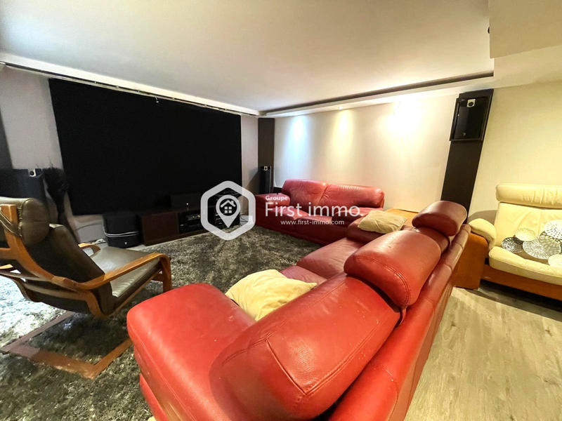 Maison - 230 m² - 7 pièces