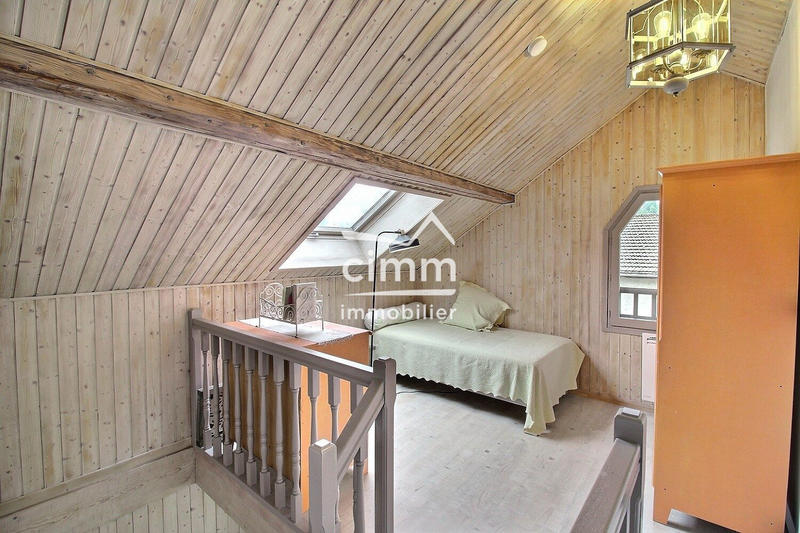 Maison - 273 m² - 10 pièces