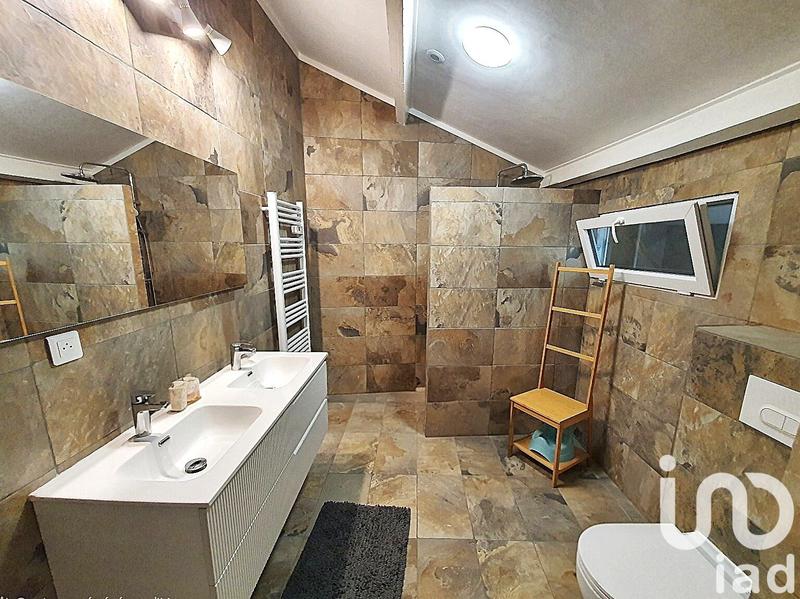 Maison - 250 m² - 7 pièces