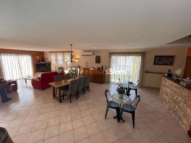 Villa - 164 m² - 6 pièces