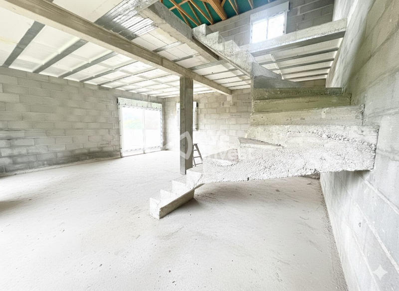 Maison - 90 m² - 1 pièce