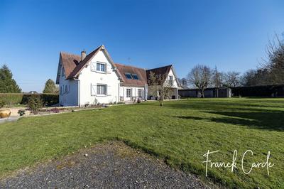 Maison - 225 m² - 8 pièces