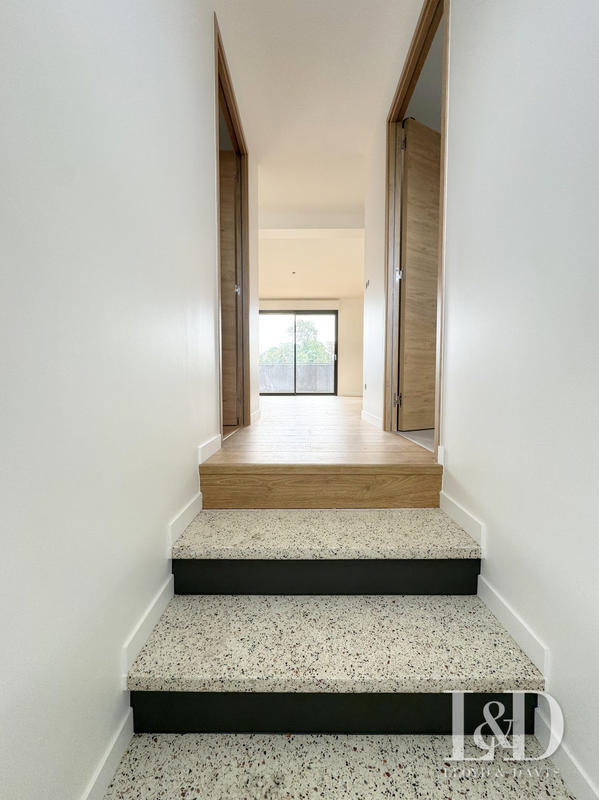 Appartement - 95 m² - 4 pièces