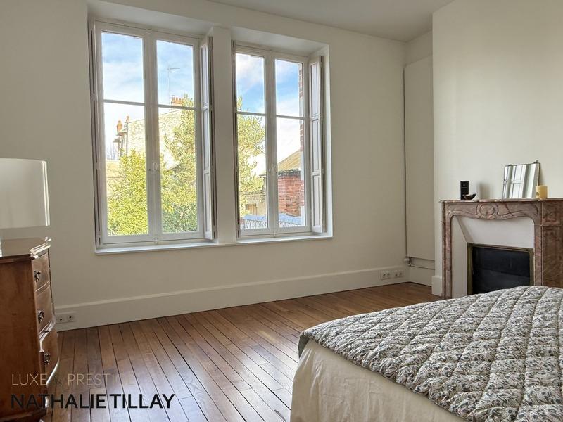 Maison bourgeoise - 220 m² - 9 pièces