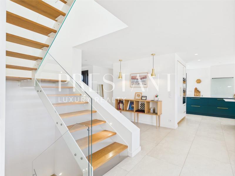 Maison - 290 m² - 10 pièces