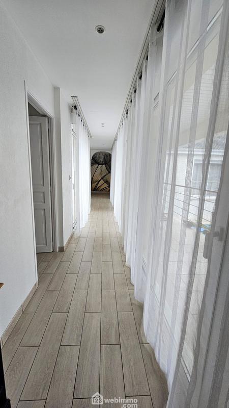 Maison - 200 m² - 6 pièces