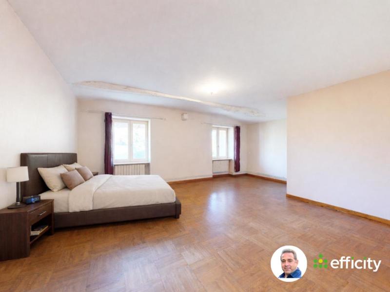 Maison - 222 m² - 5 pièces