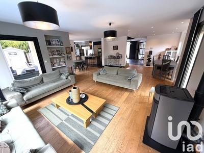 Maison - 355 m² - 10 pièces