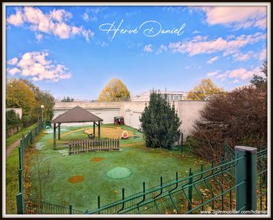 Local commercial - 654 m² - 30 pièces