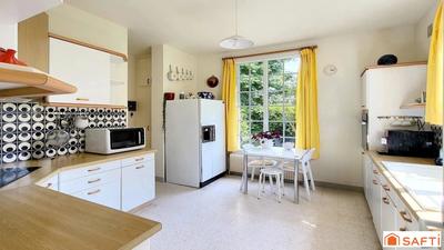 Maison - 181 m² - 9 pièces