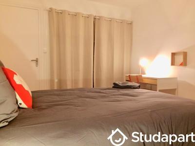 Chambre - 13 m² - 1 pièce