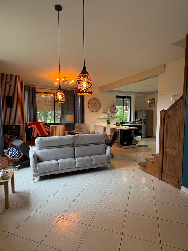 Propriété - 250 m² - 8 pièces