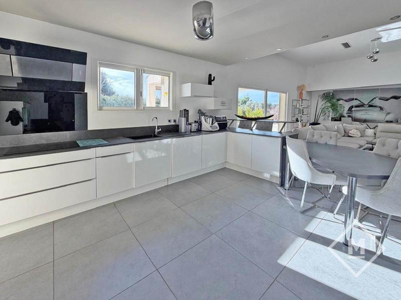 Maison d'architecte - 250 m² - 7 pièces