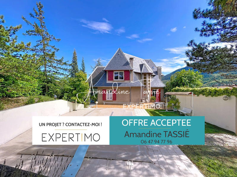 Maison - 202 m² - 7 pièces