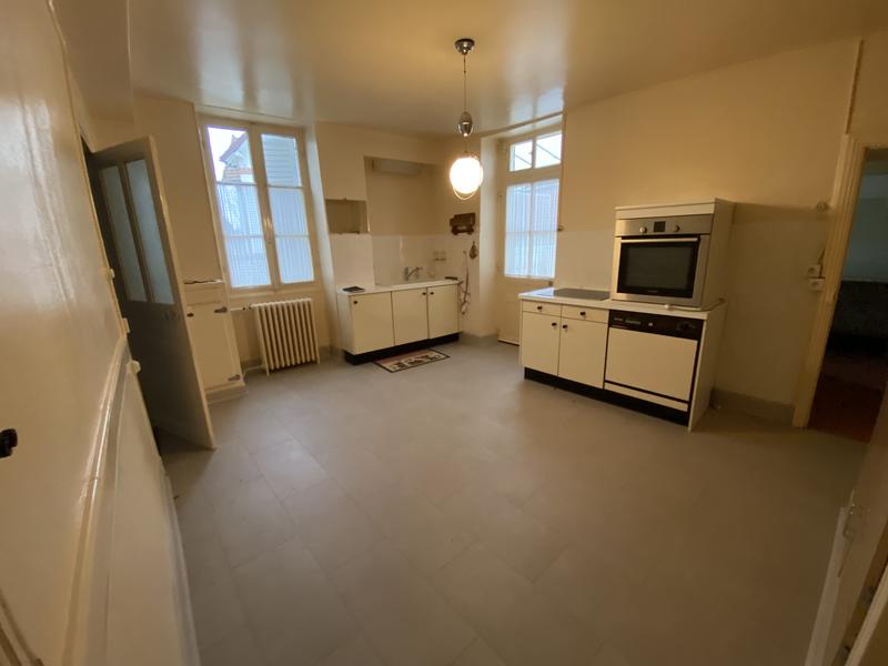 Maison - 100 m² - 8 pièces