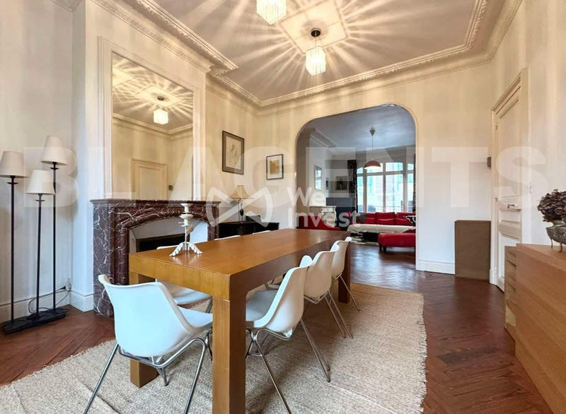 Maison - 309 m² - 12 pièces