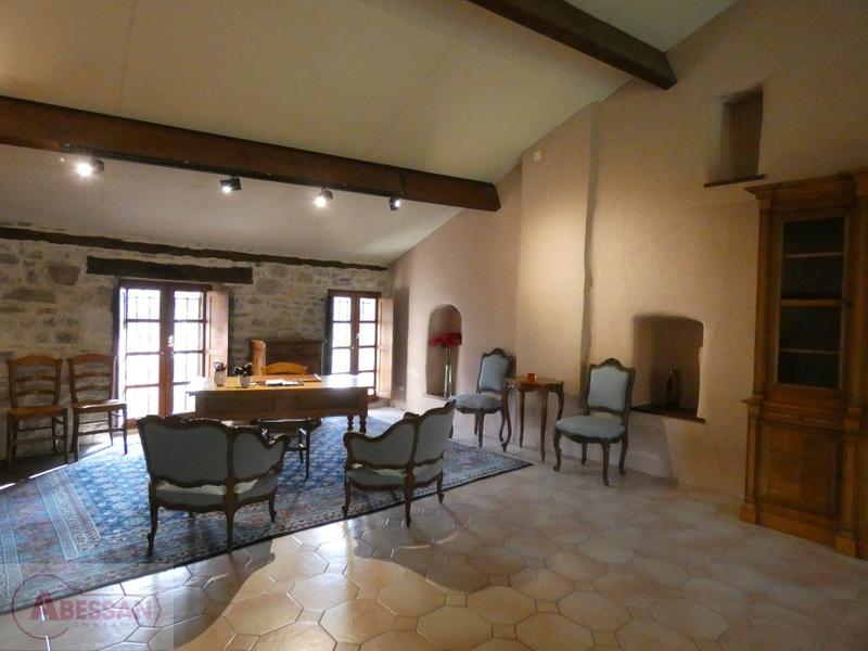 Maison - 285 m² - 8 pièces
