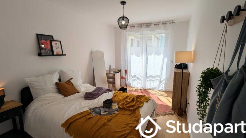 Chambre - 10 m² - 1 pièce