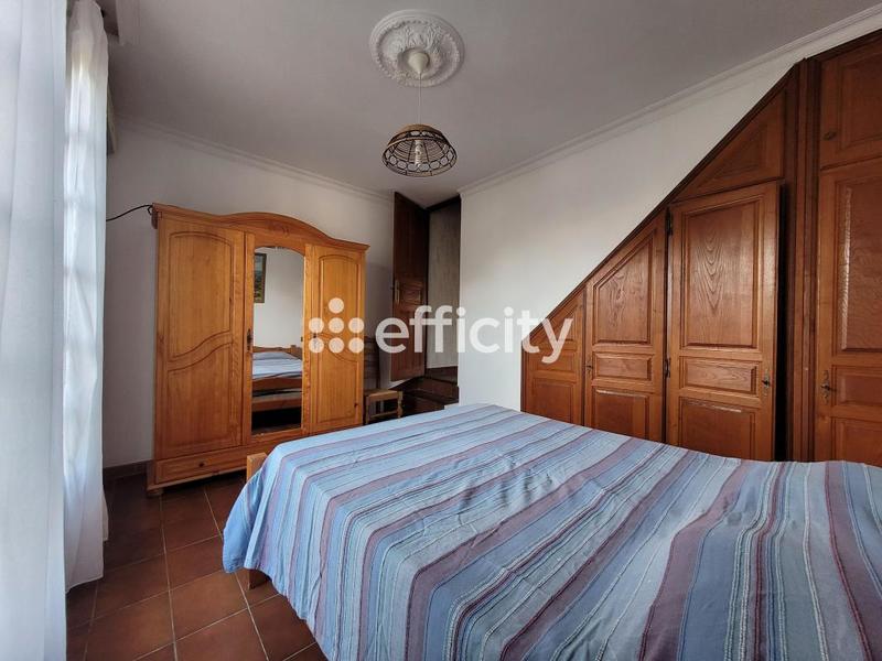 Maison - 260 m² - 12 pièces