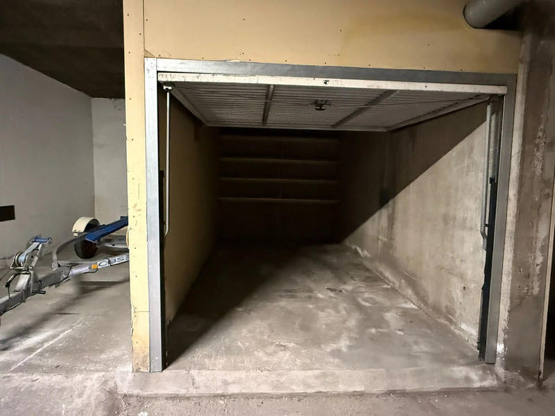 Parking / Garage - 12 m²