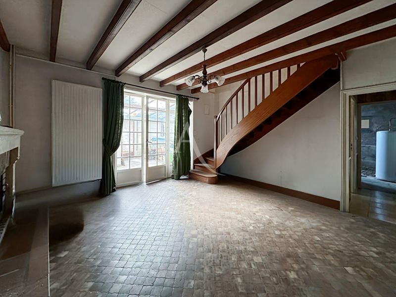 Maison - 330 m² - 12 pièces