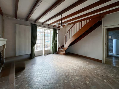 Maison - 330 m² - 12 pièces