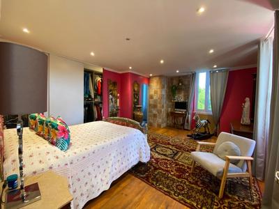 Maison - 181 m² - 7 pièces