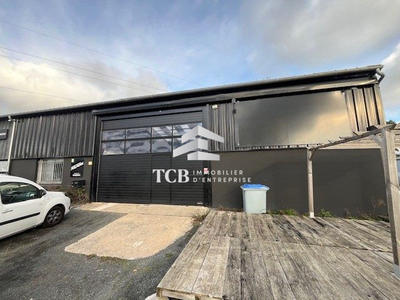 Local d'activités - 420 m²