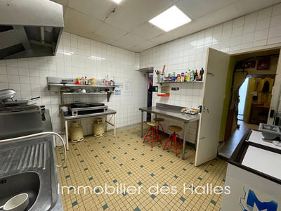 Maison - 219 m² - 9 pièces