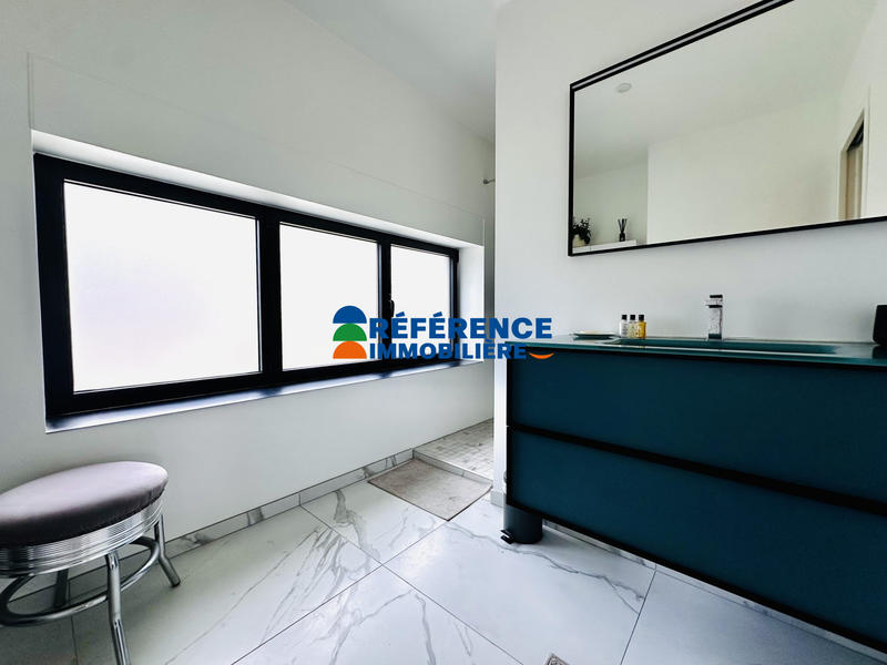 Maison - 210 m² - 5 pièces