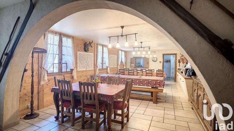 Châlet - 385 m² - 15 pièces