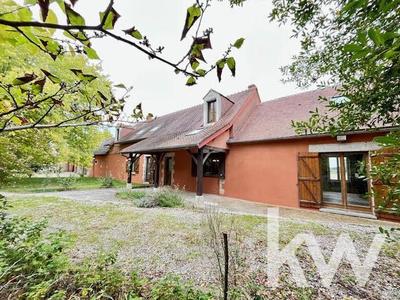 Maison - 251 m² - 9 pièces