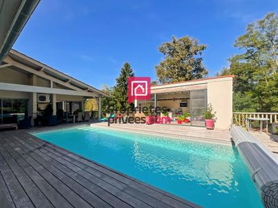 Maison - 200 m² - 7 pièces