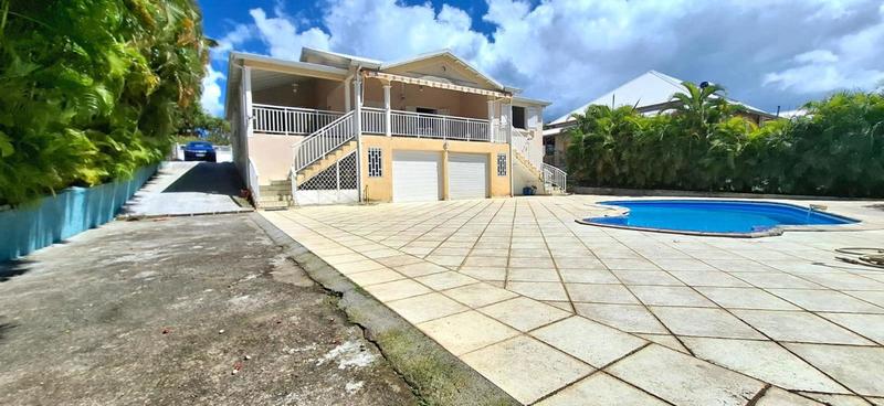 Maison - 180 m² - 6 pièces