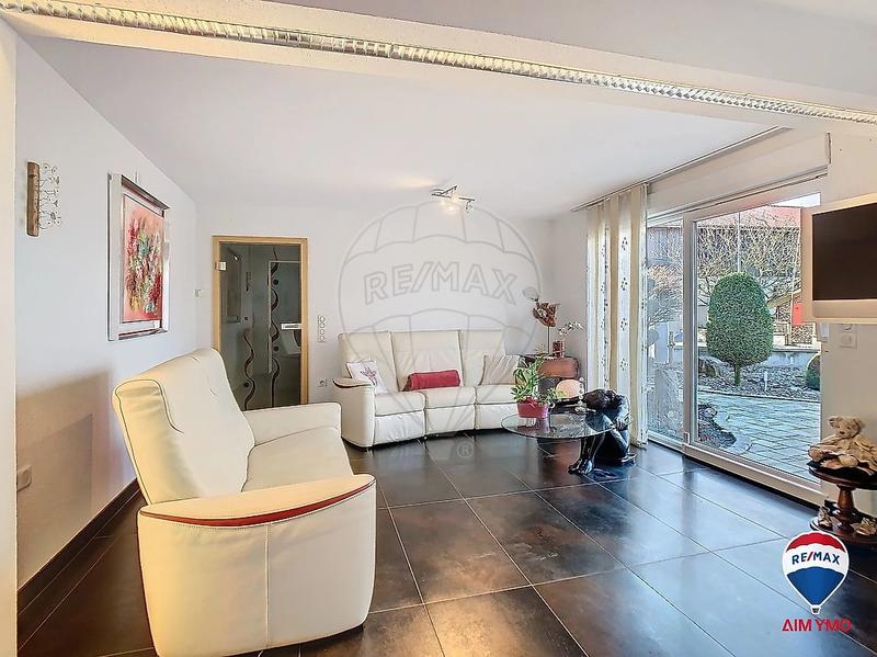 Propriété - 222 m² - 6 pièces