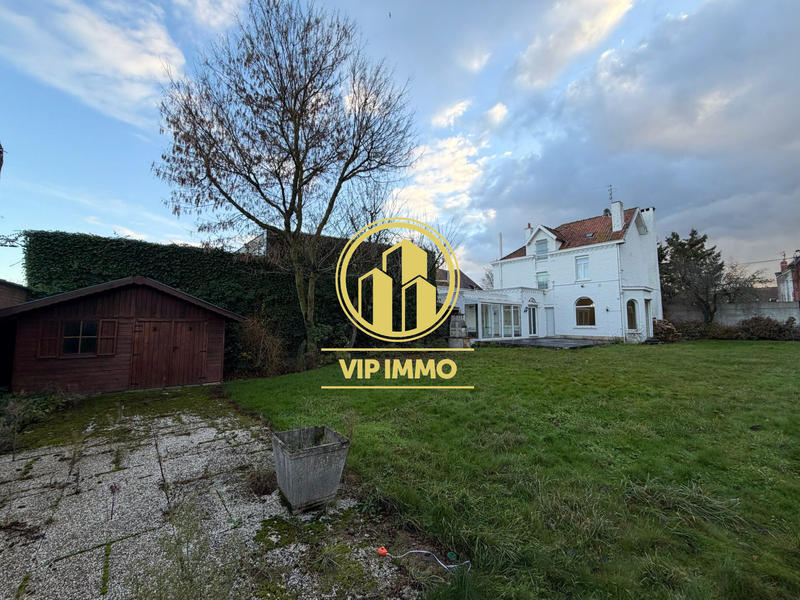 Maison - 166 m² - 8 pièces