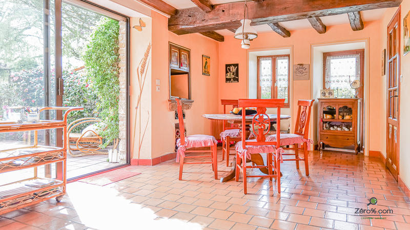 Maison - 320 m² - 9 pièces