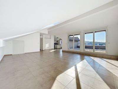 Appartement - 122 m² - 4 pièces